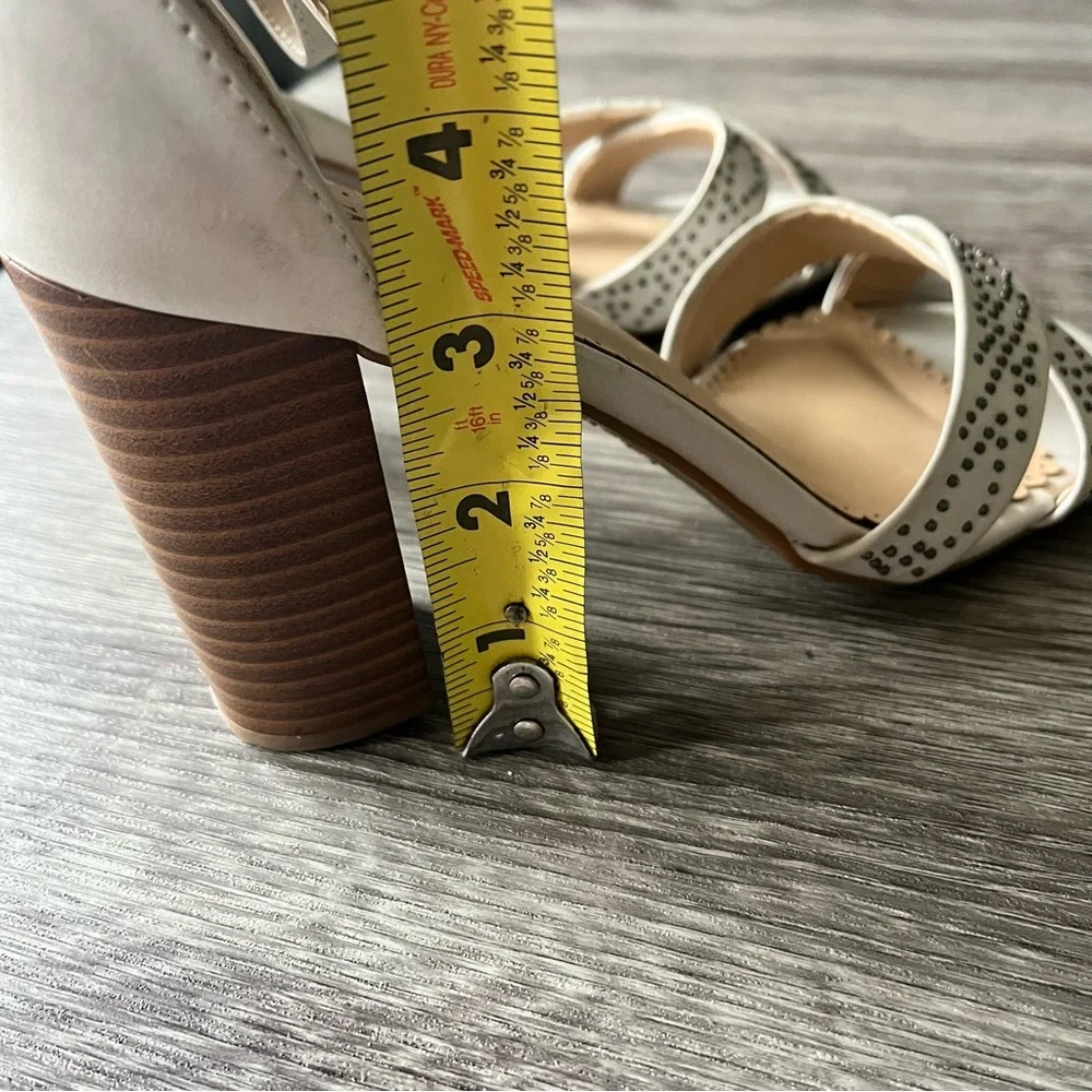 NWOT ZiGi Girl Jorjie 3” High Block Heel Sandal Off White Ankle Strap Studded